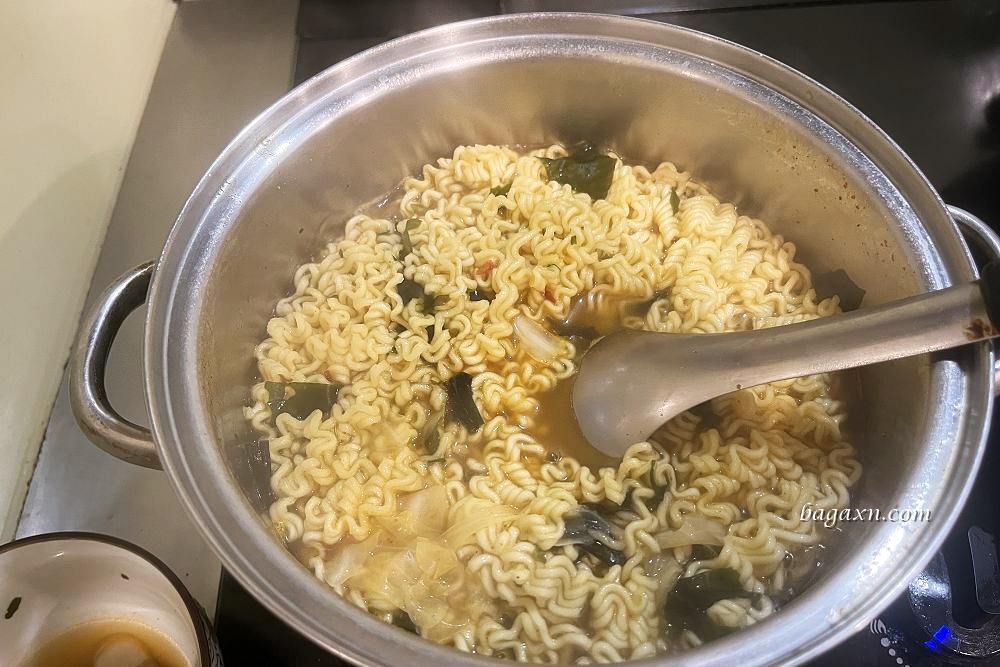 COSTCO│不倒翁金螃蟹海鮮風味拉麵/農辛辛拉麵/安城湯麵 - 第7張圖 COSTCO│不倒翁金螃蟹海鮮風味拉麵/農辛辛拉麵/安城湯麵