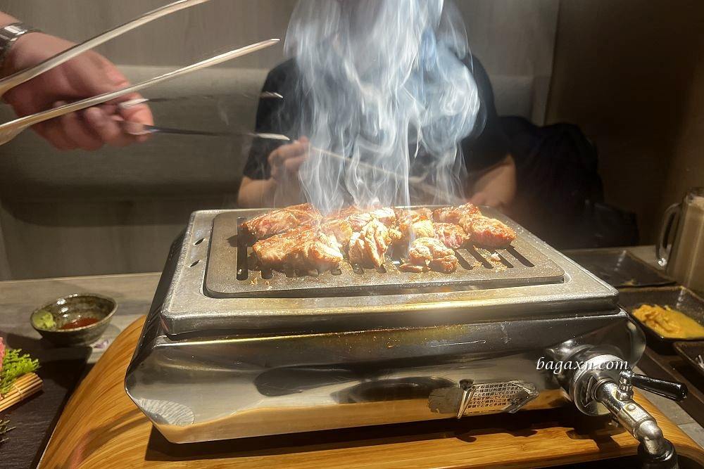 台中西區燒肉│KoDō和牛燒肉。鮮嫩和牛燒肉入口即化，和牛咖哩也很好吃