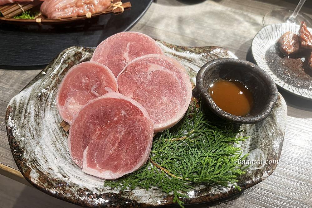 台中西區燒肉│KoDō和牛燒肉。鮮嫩和牛燒肉入口即化，和牛咖哩也很好吃