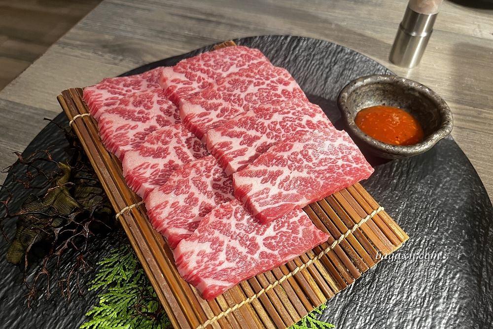 台中西區燒肉│KoDō和牛燒肉。鮮嫩和牛燒肉入口即化，和牛咖哩也很好吃